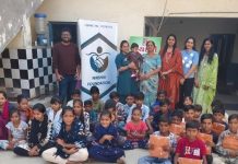 મોરબીમાં સ્કૂલના બાળકોને યુનિફોર્મ ભેટ આપી બાળ દિવસની ઉજવણી